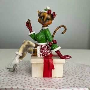 Alley Cats Naughty Elf FE18 Margaret Le Van